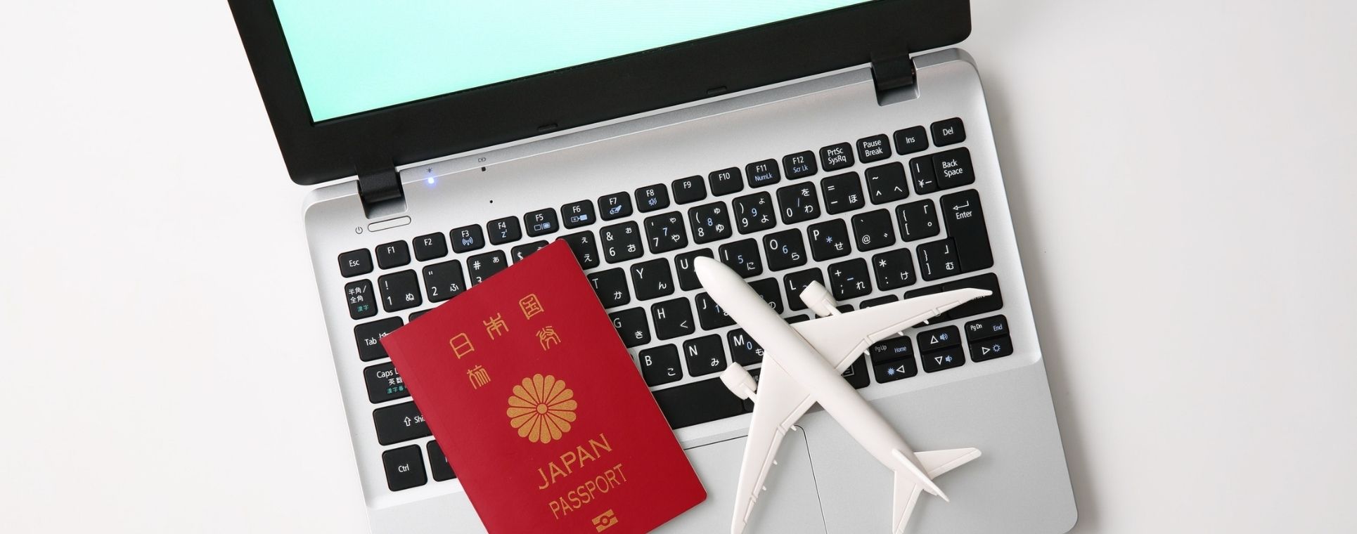 Choosing between visa extension and visa change UAE options